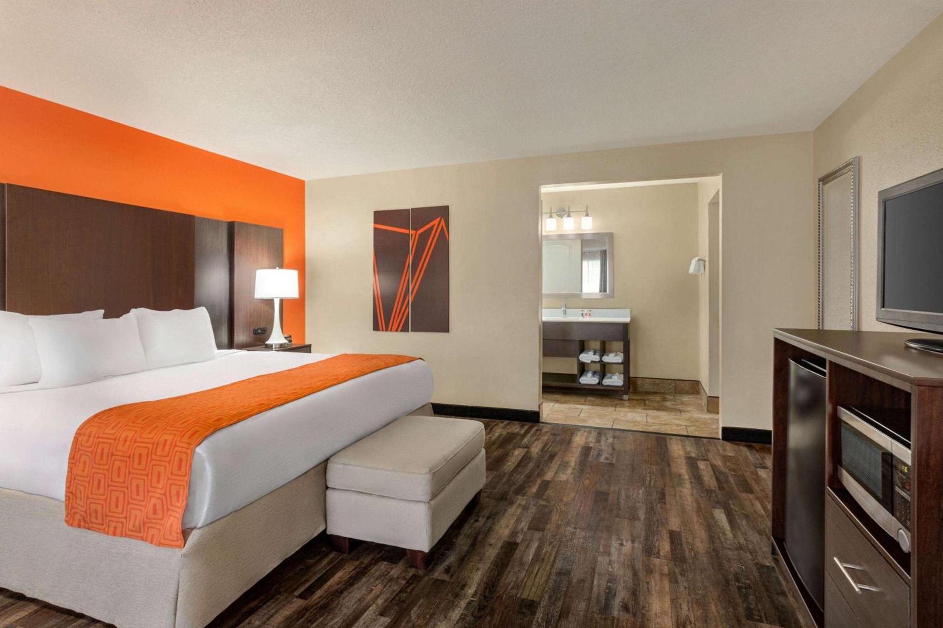 Howard Johnson by Wyndham Pigeon Forge photo 27