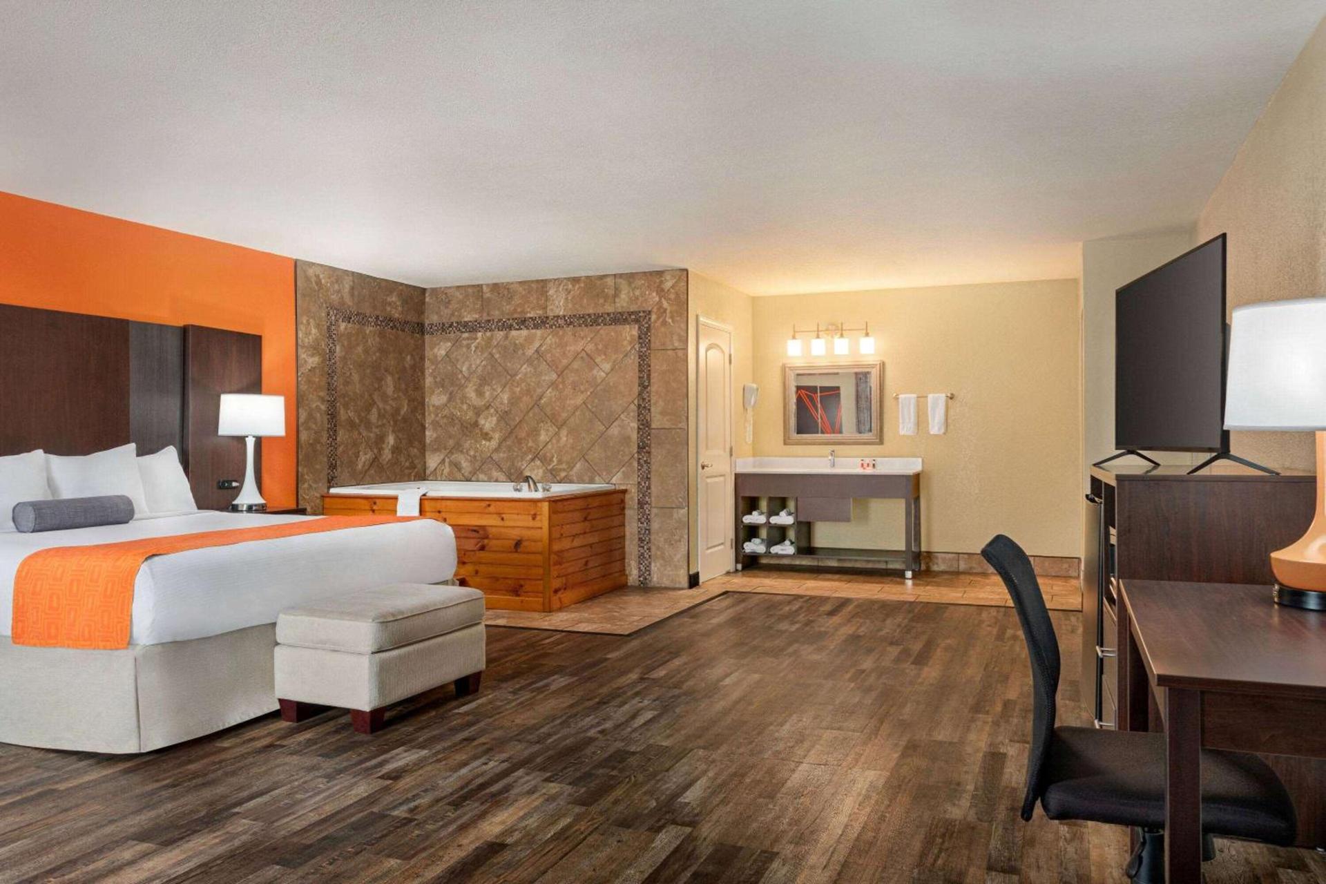 Howard Johnson by Wyndham Pigeon Forge photo 34