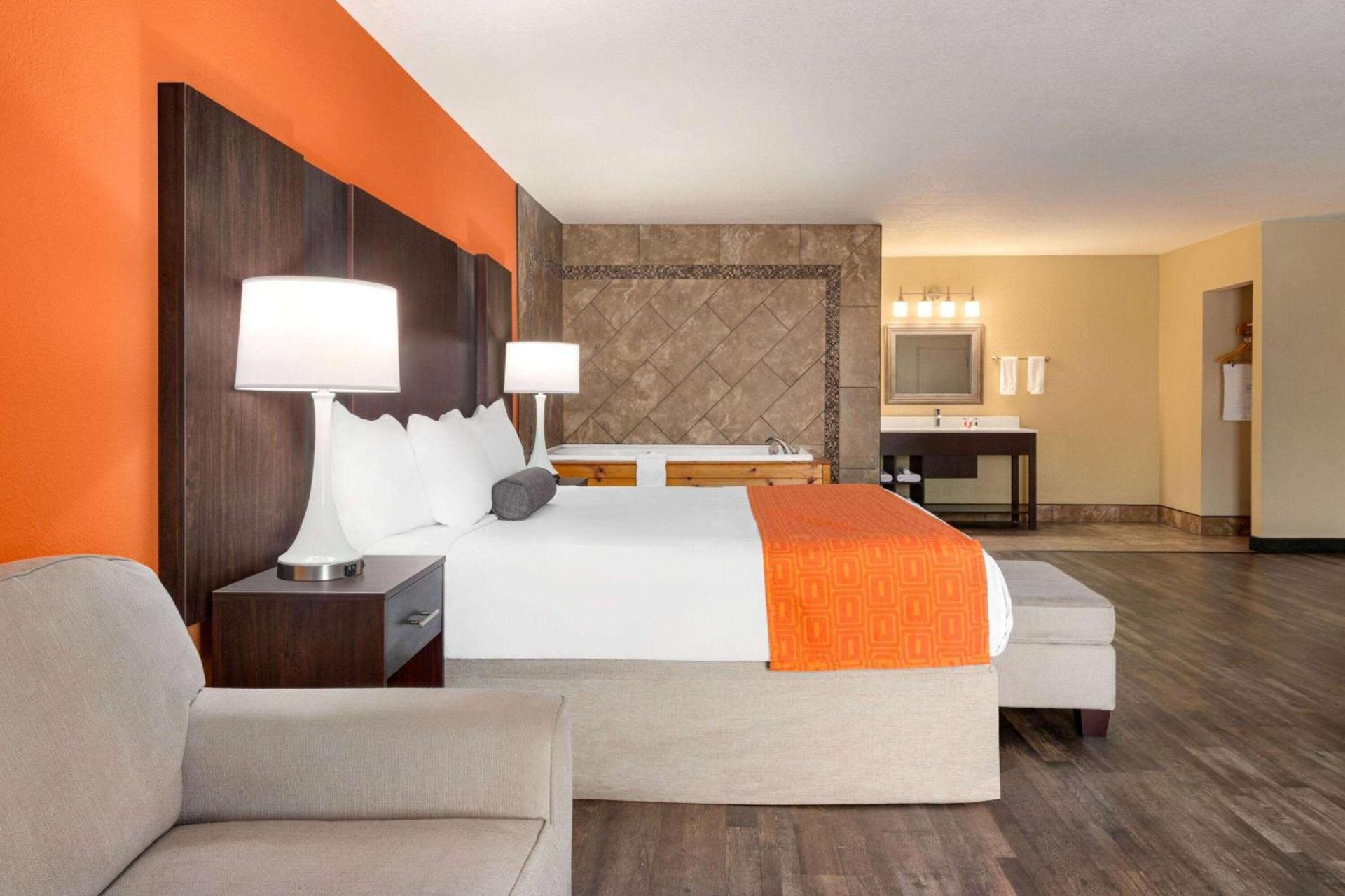 Howard Johnson by Wyndham Pigeon Forge photo 32
