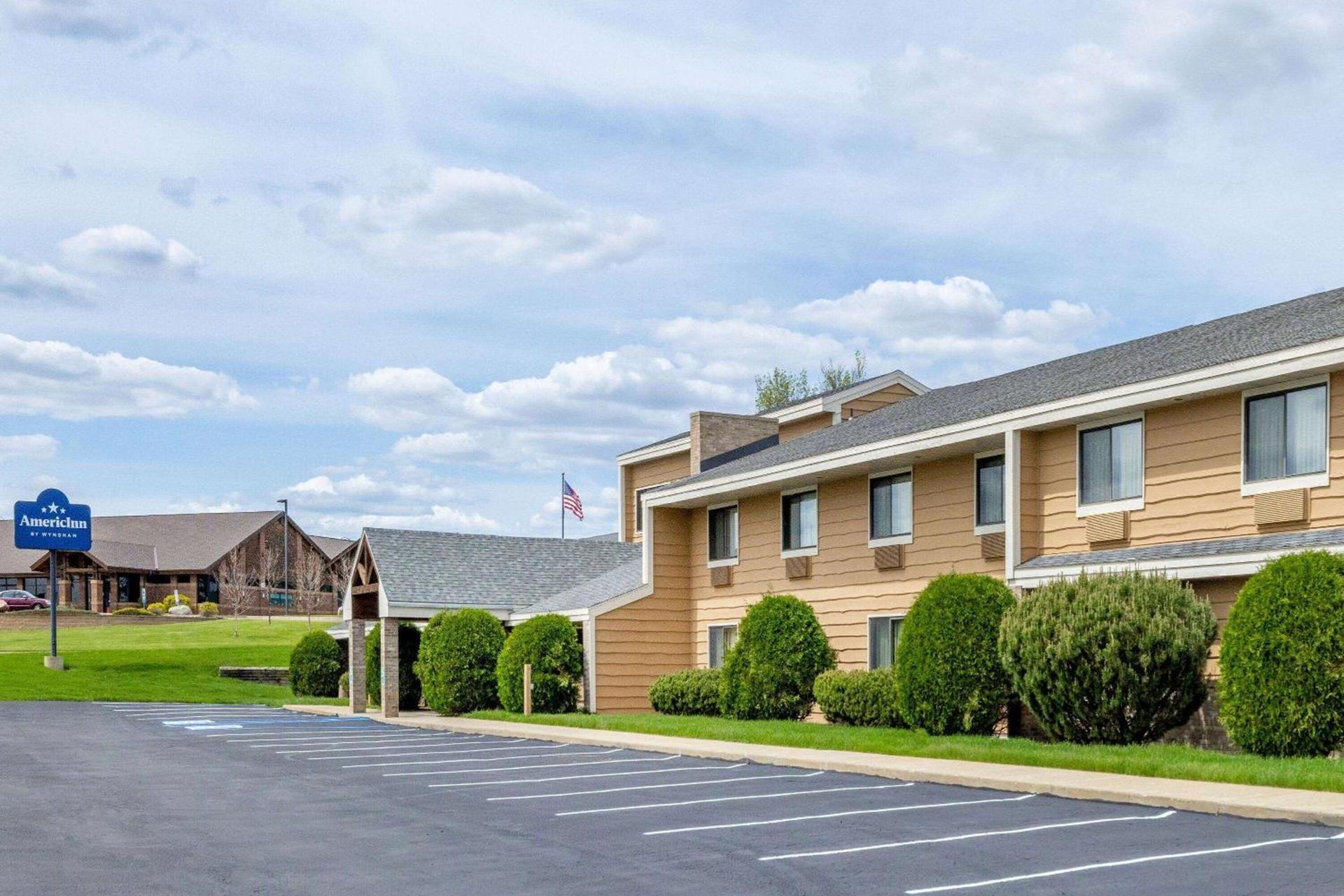 AmericInn by Wyndham Dickinson photo 9