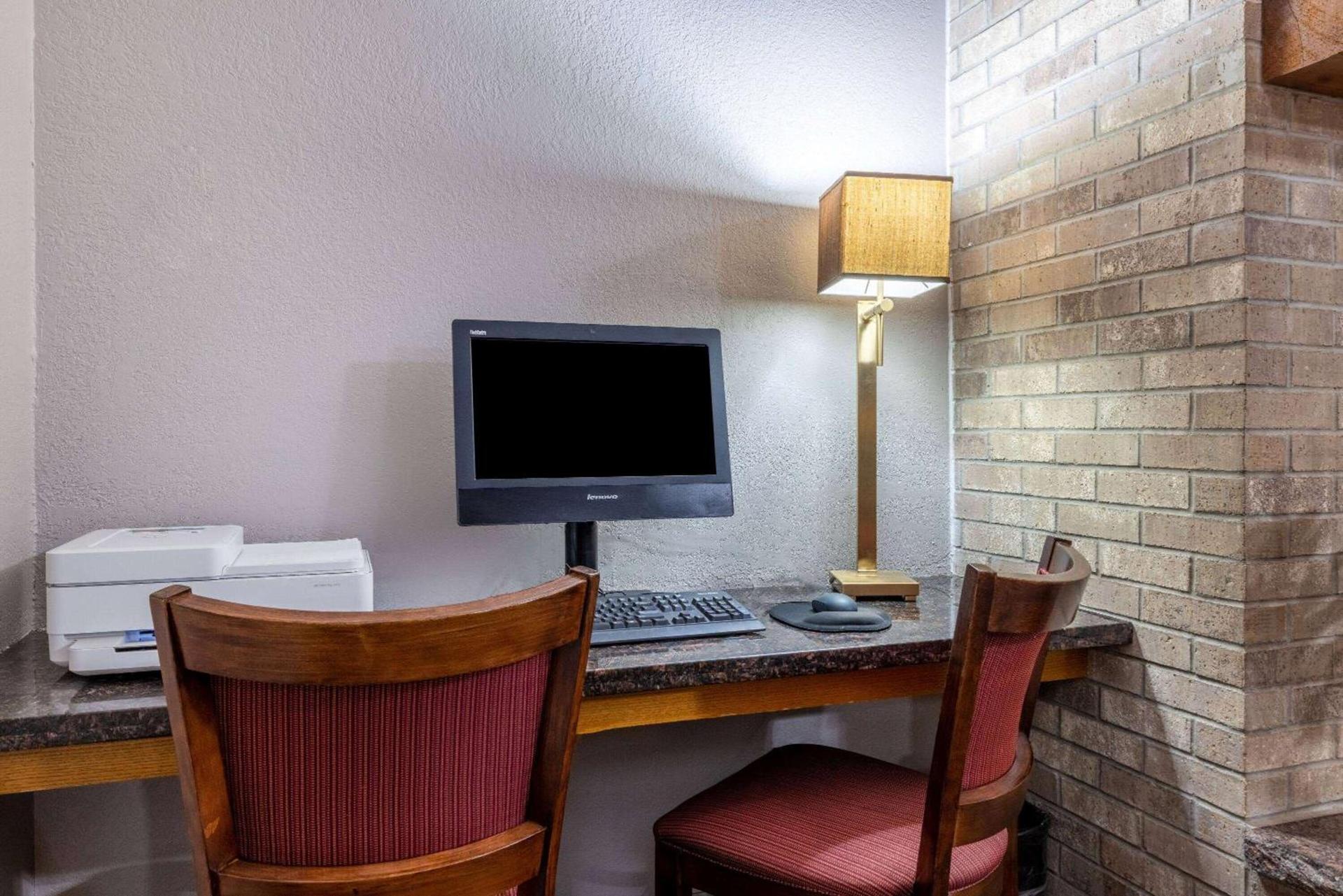 AmericInn by Wyndham Dickinson photo 19