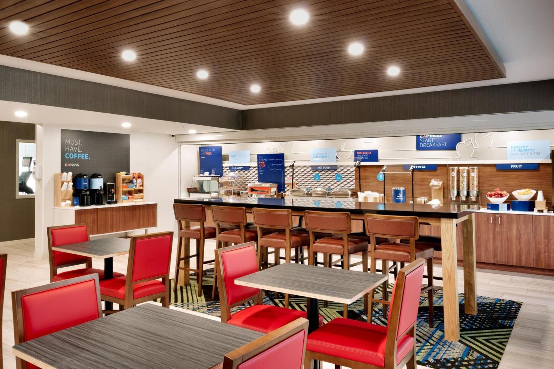 Holiday Inn Express & Suites Mitchell by IHG photo 23