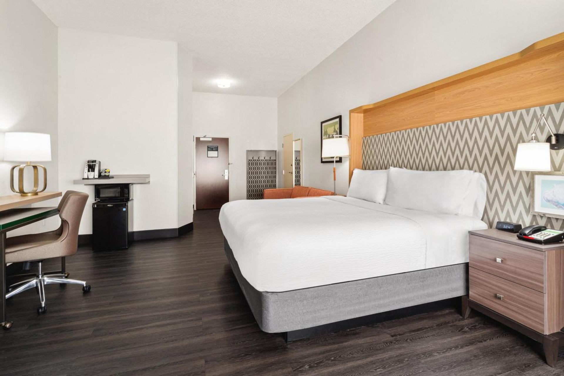 Holiday Inn & Suites Bothell an IHG Hotel photo 37