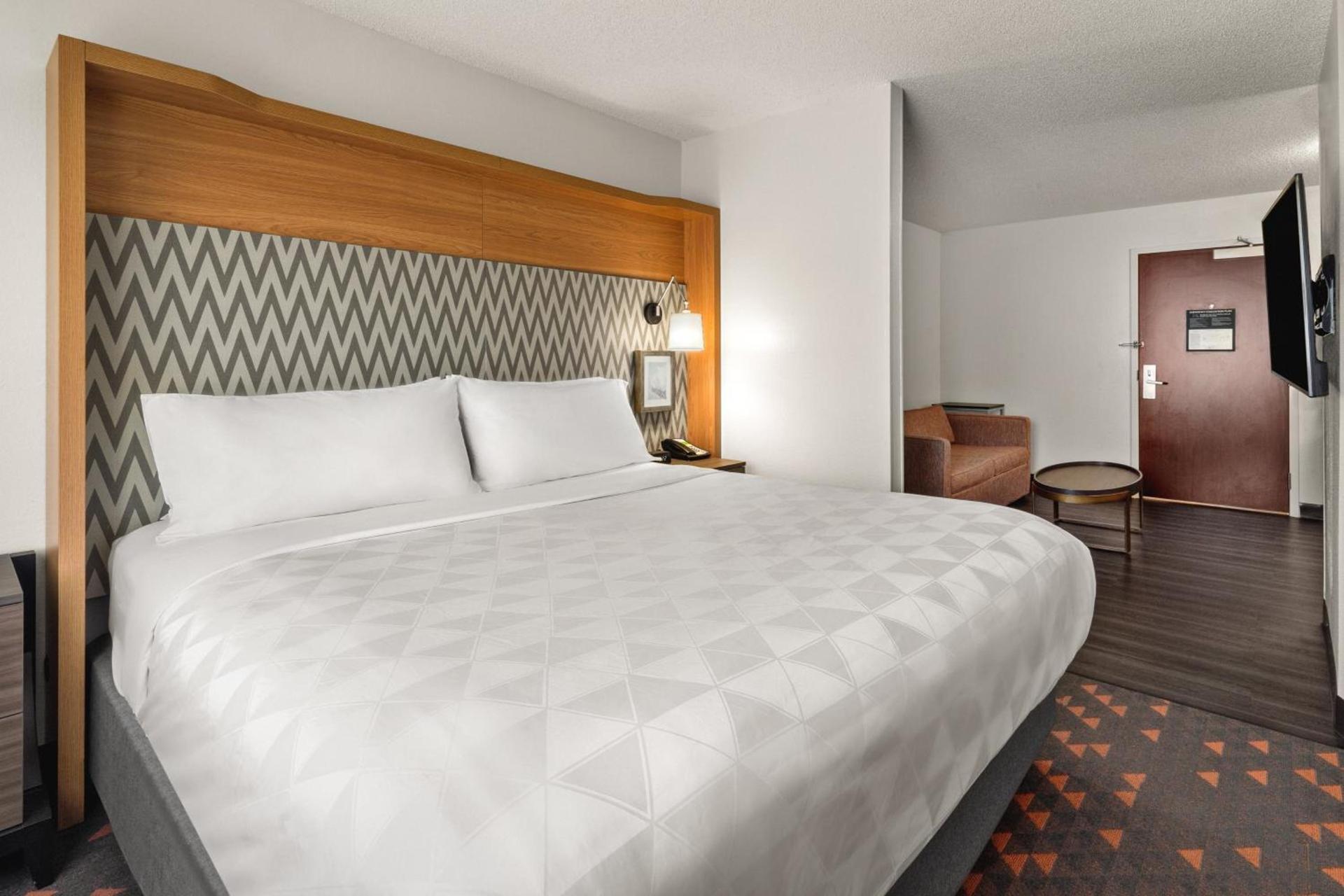Holiday Inn & Suites Bothell an IHG Hotel photo 35