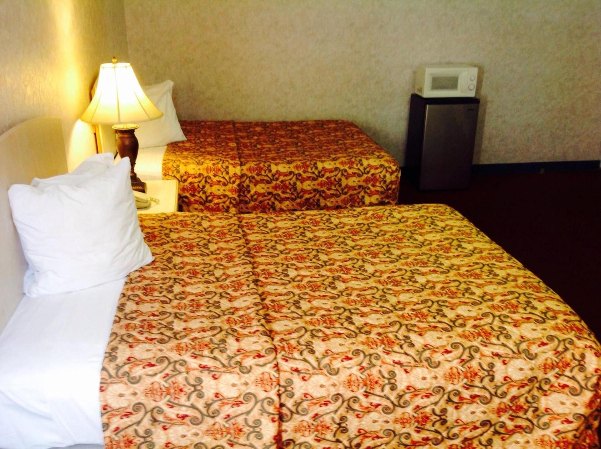 Red Carpet Inn & Suites Hammonton NJ Route-30E photo 12