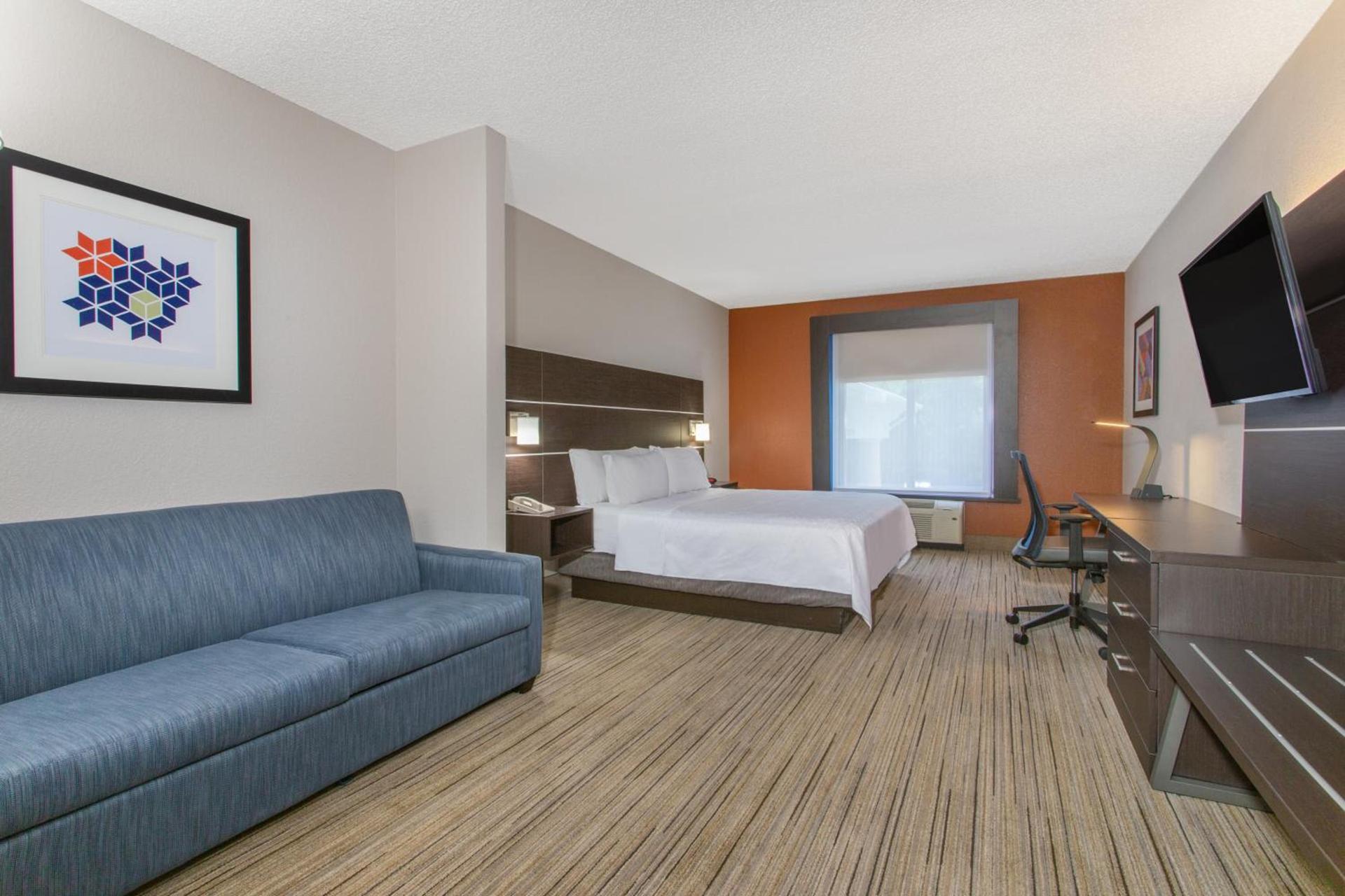 Holiday Inn Express and Suites Silver Springs - Ocala by IHG photo 8