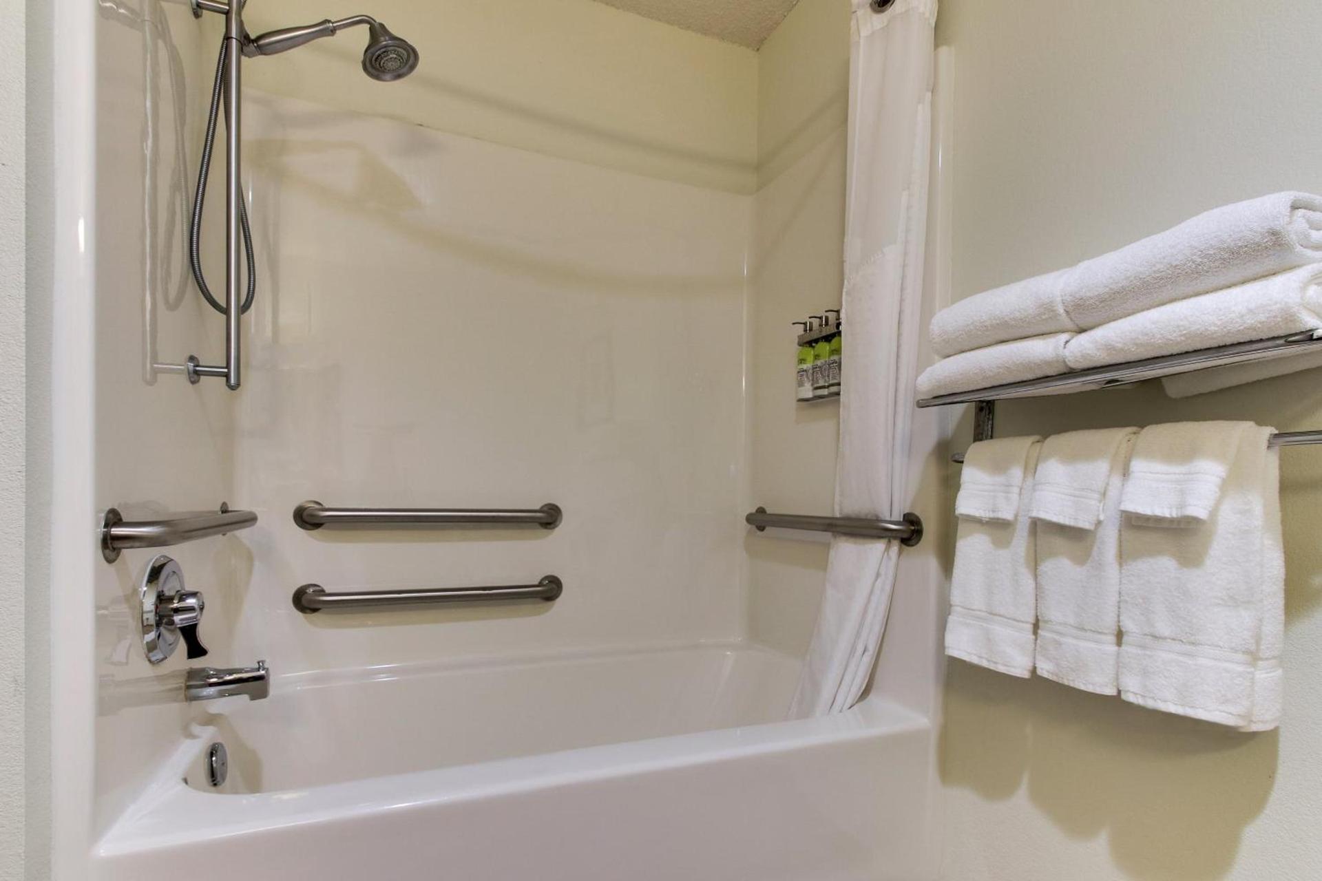 Holiday Inn Express Hotel & Suites Lancaster-Lititz by IHG photo 54