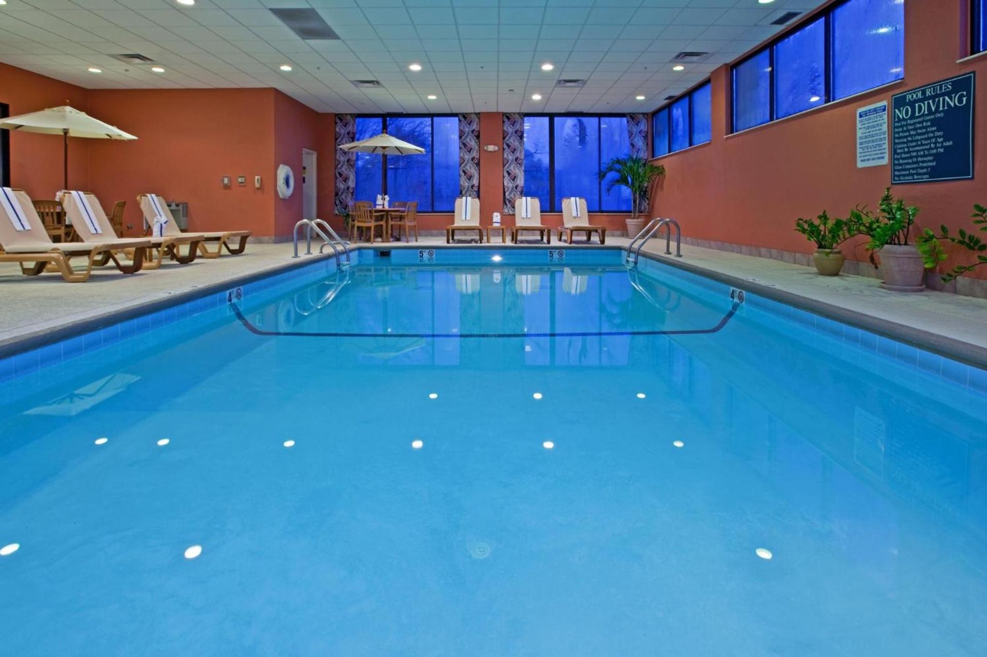 Holiday Inn Express Indianapolis South by IHG photo 12