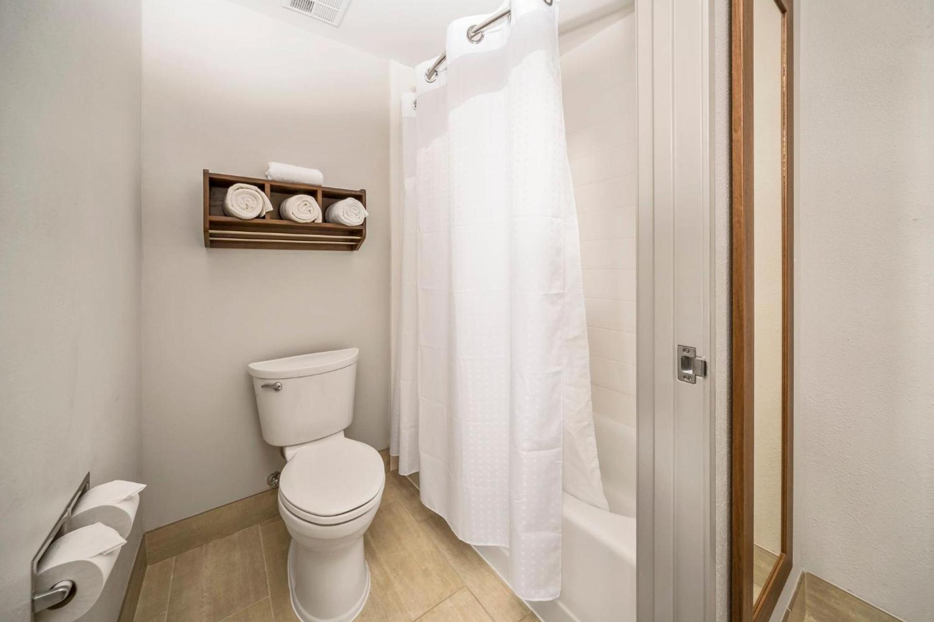 Holiday Inn Express Indianapolis South by IHG photo 39