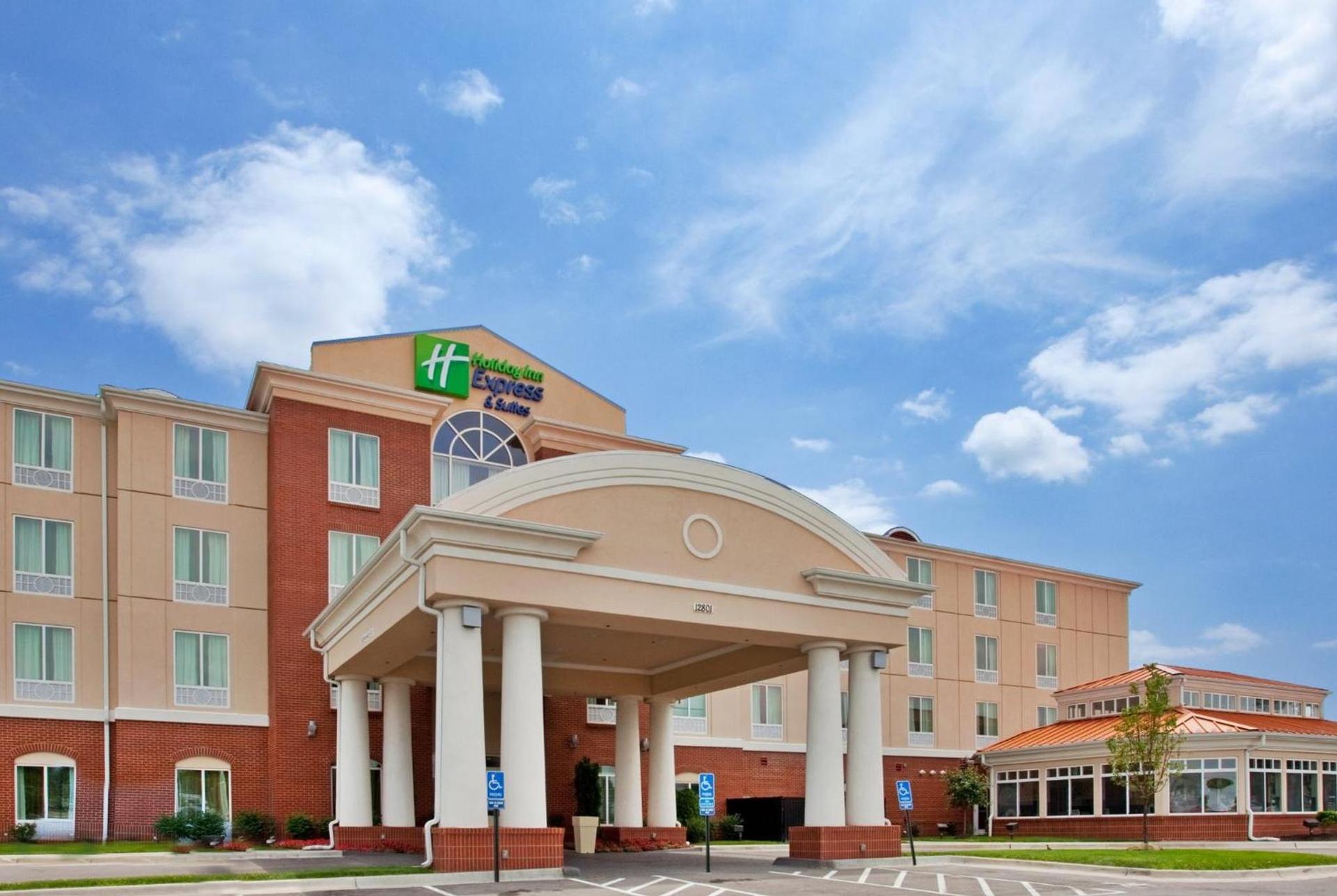 Holiday Inn Express Hotel & Suites Kansas City - Grandview by IHG photo 5