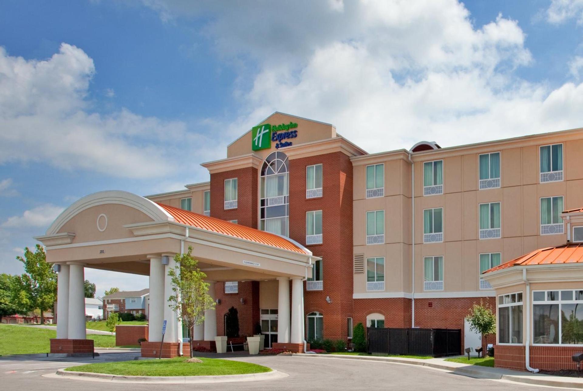 Holiday Inn Express Hotel & Suites Kansas City - Grandview by IHG photo 4