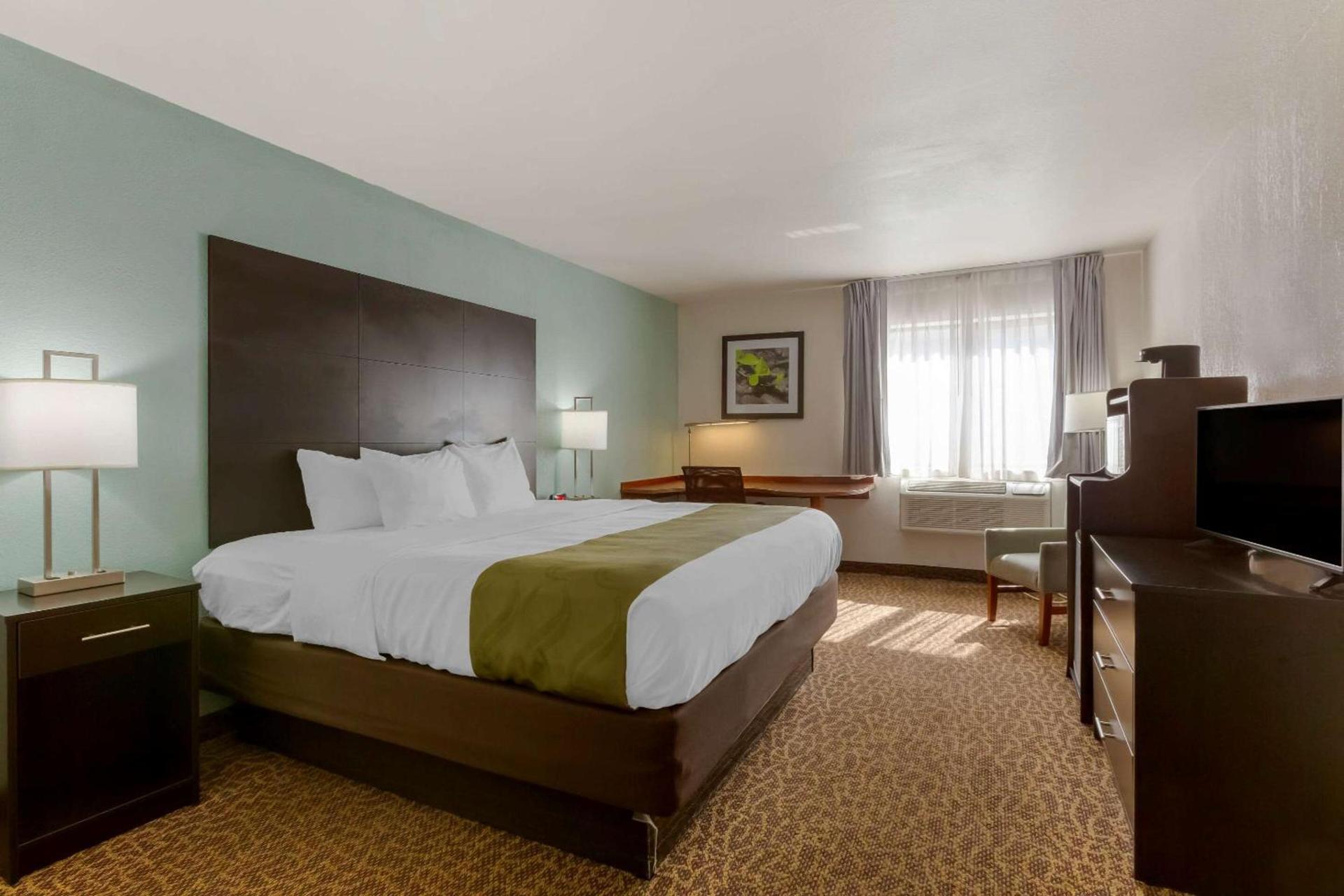 Quality Inn Alexis Rd photo 12