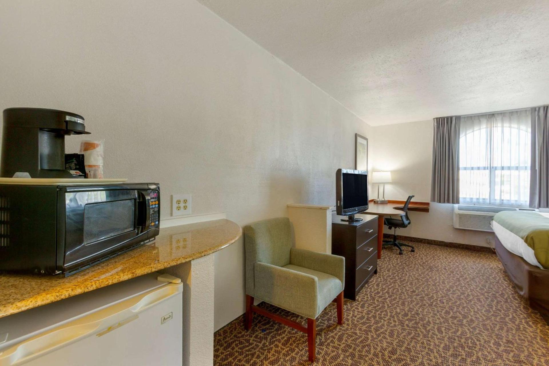 Quality Inn Alexis Rd photo 20