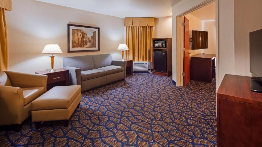 Best Western Plus Villa Del Lago Inn Patterson photo 30