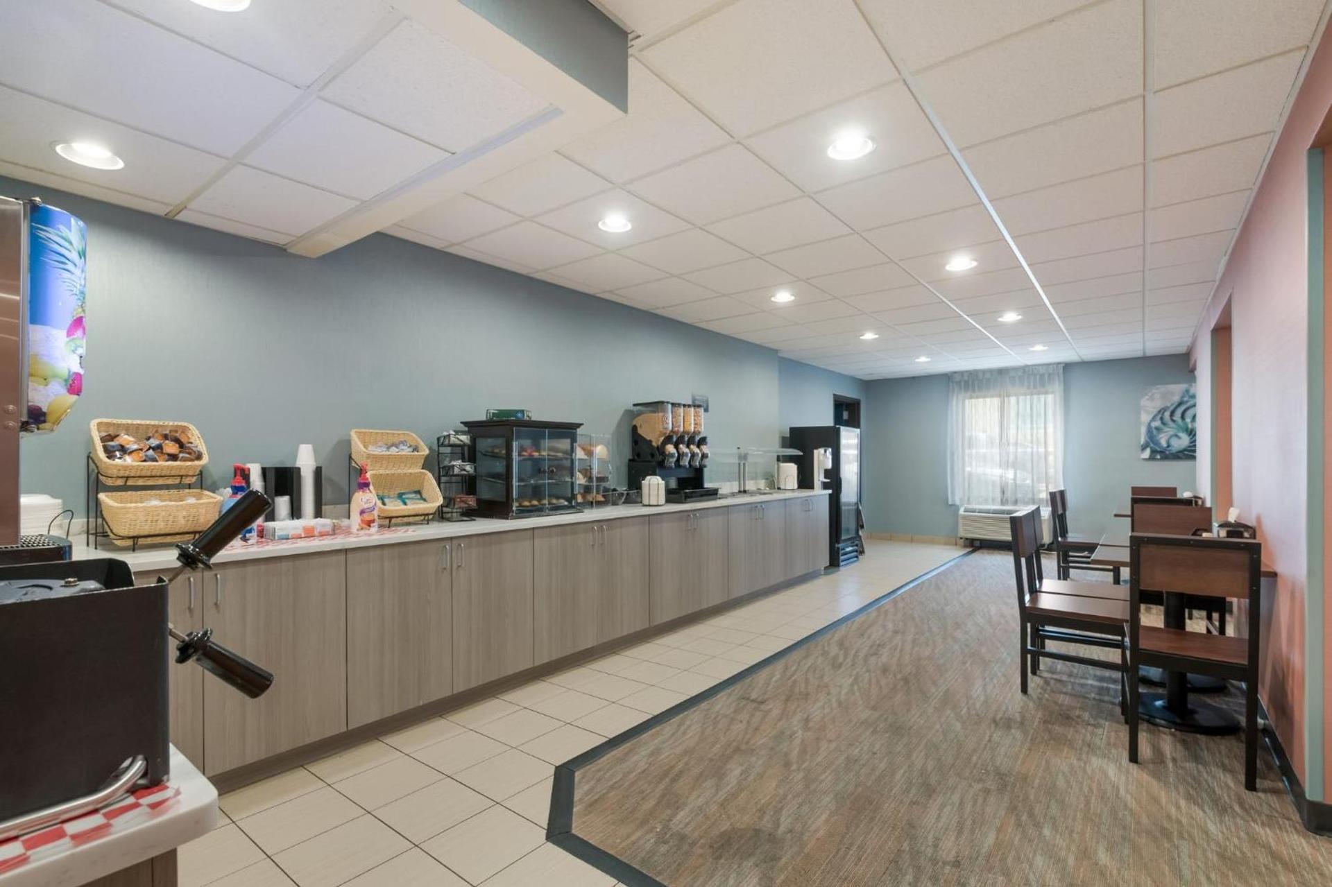 Garner Hotel Virginia Beach North by IHG photo 11