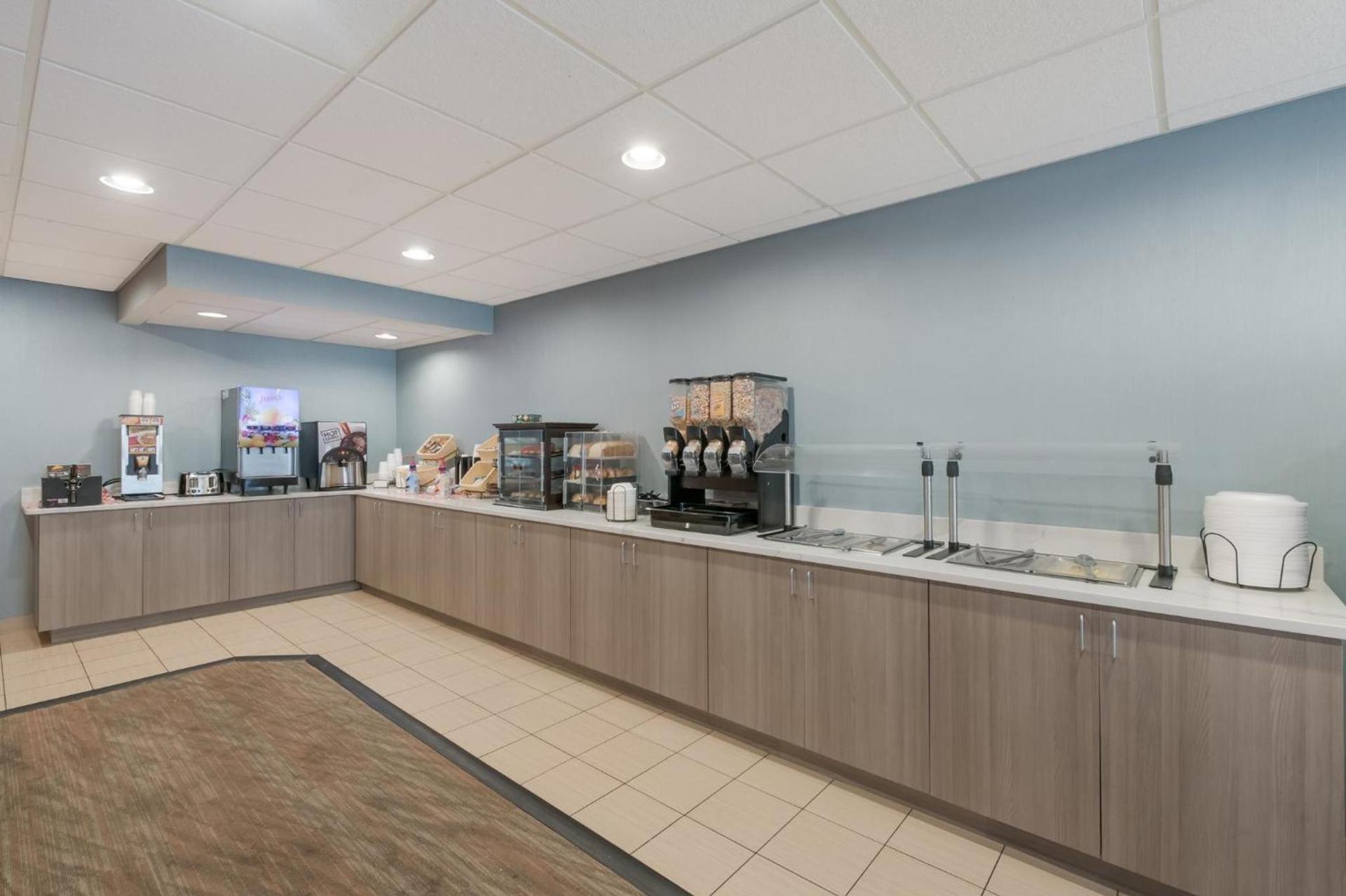 Garner Hotel Virginia Beach North by IHG photo 12