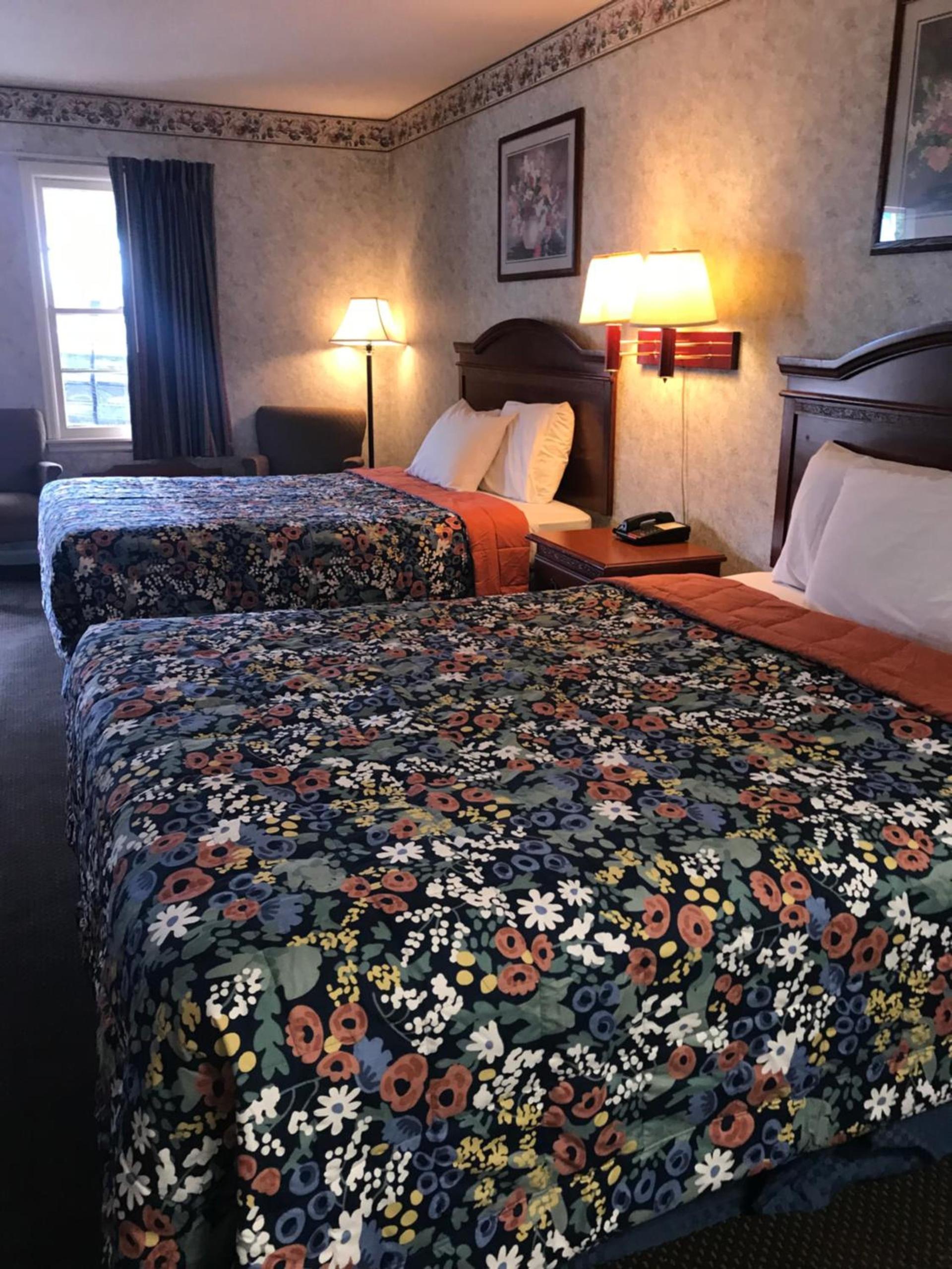 MERRIMAC INN & SUITES photo 17