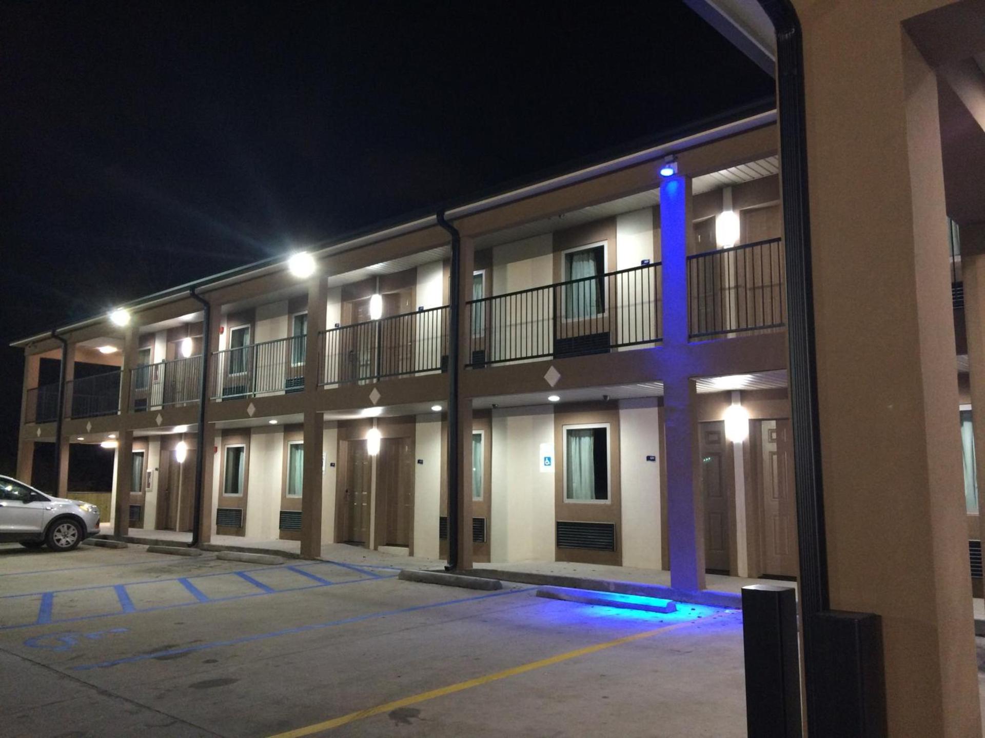 Paradise Inn & Suites photo 10
