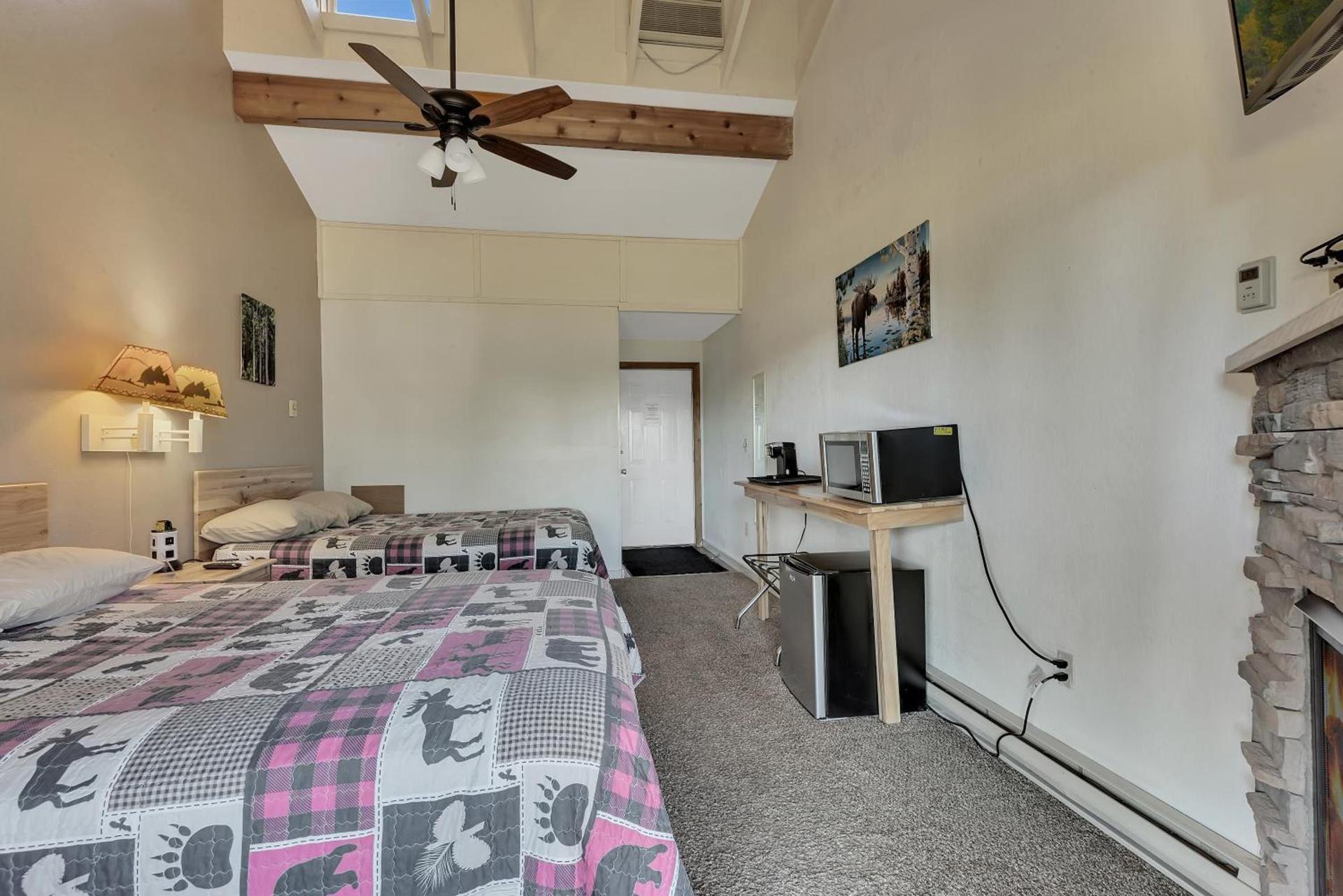 Blue Moon Resort & Motel photo 79
