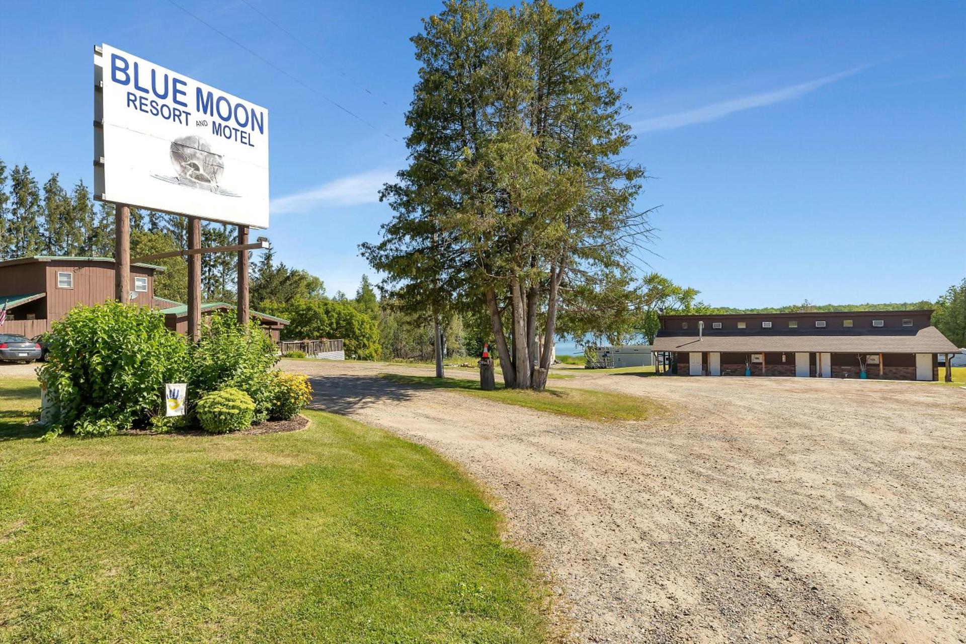 Blue Moon Resort & Motel photo 1