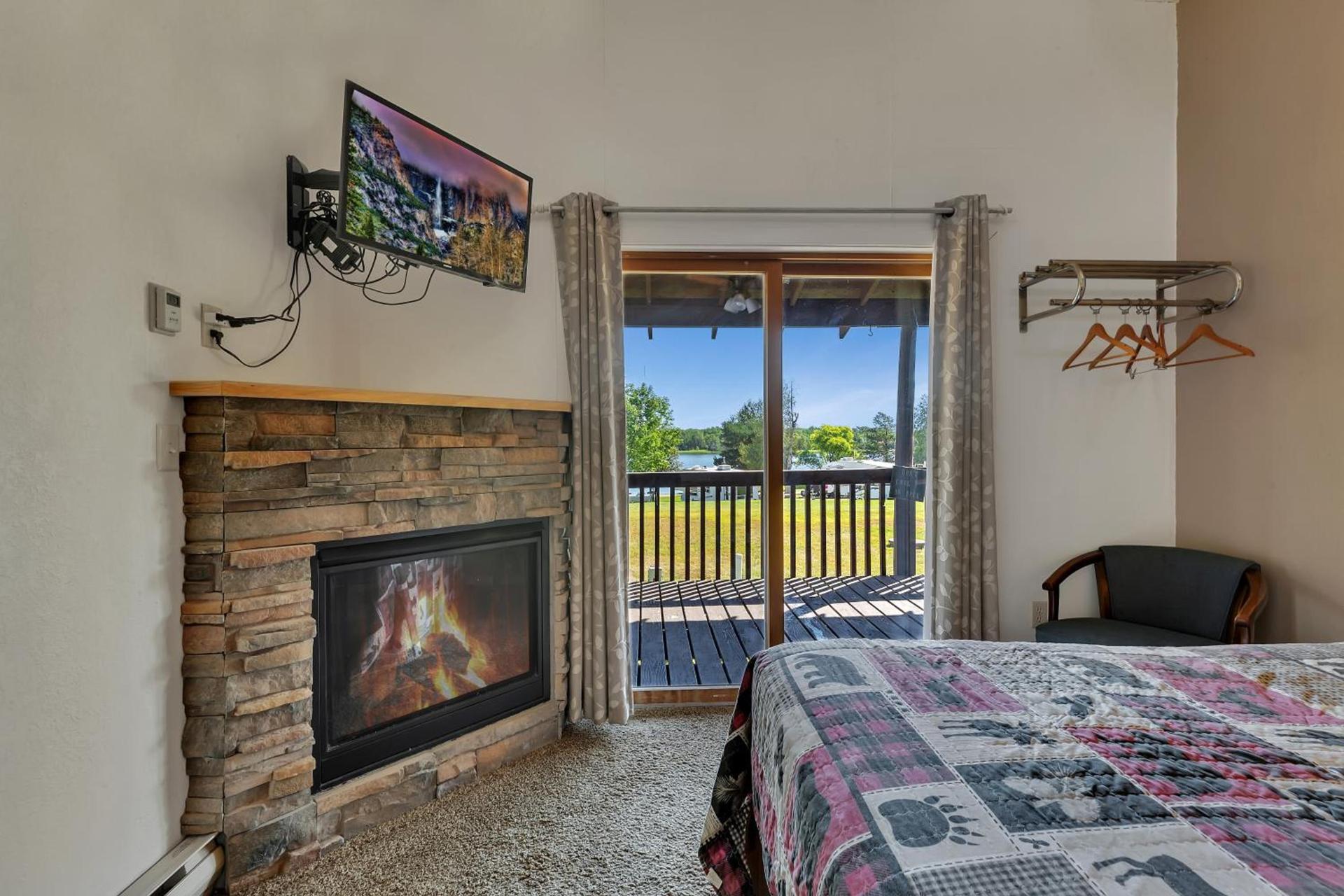 Blue Moon Resort & Motel photo 87