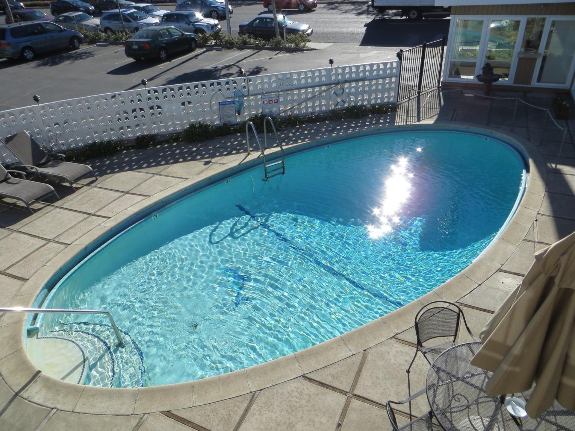 Coronet Motel photo 2