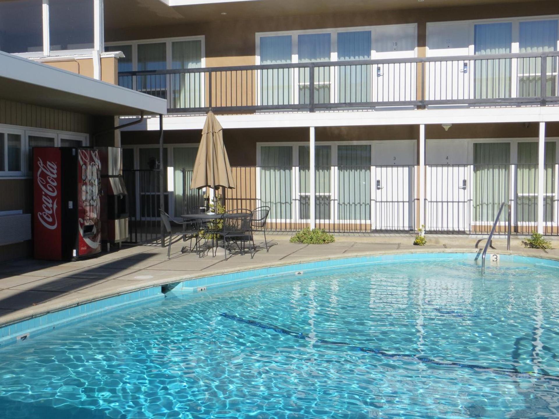 Coronet Motel photo 11
