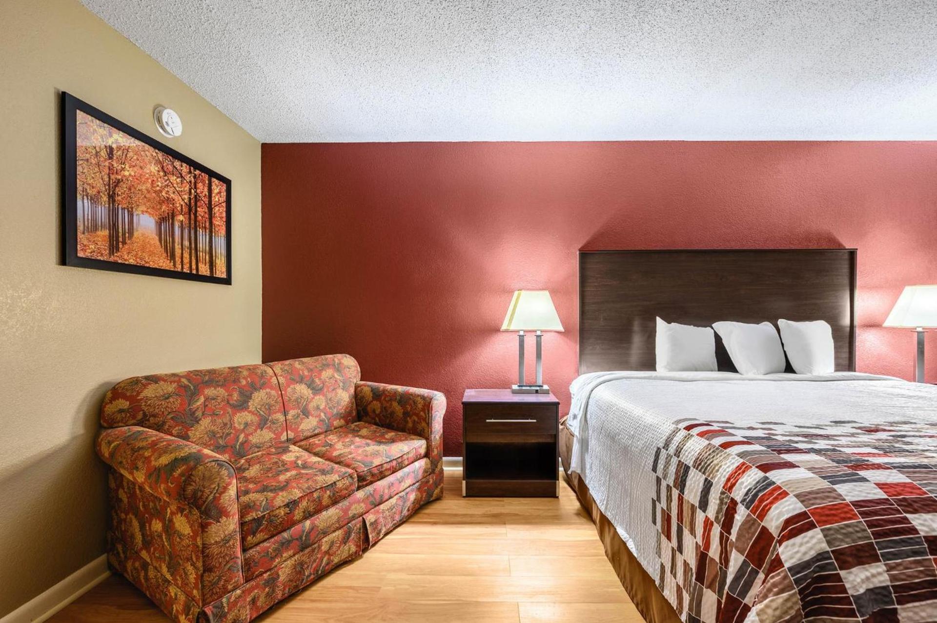 Red Roof Inn Sylacauga photo 17