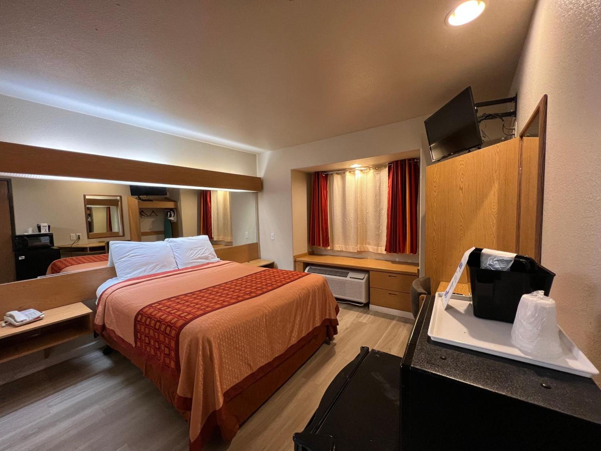 Americas Best Value Inn and Suites Ada photo 6