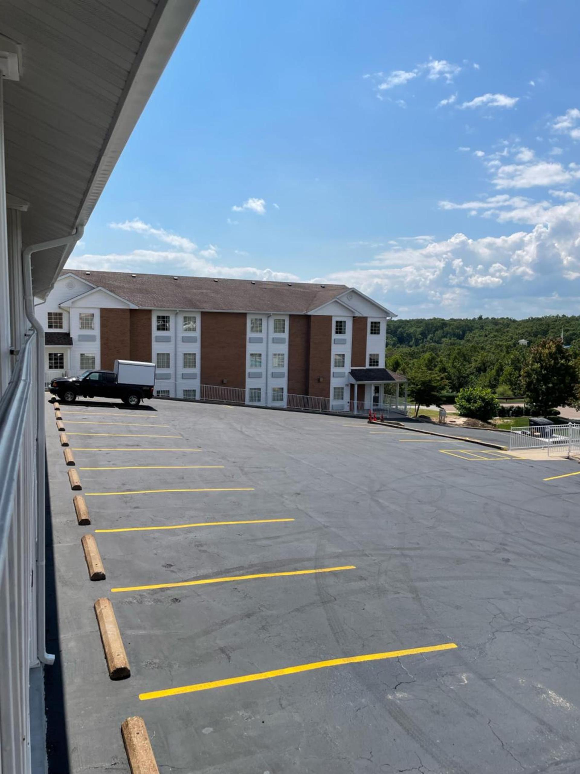 Schmidt's Creek Hotel photo 8