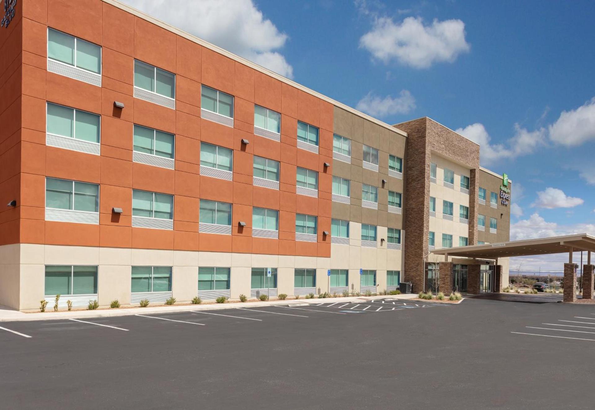 Holiday Inn Express & Suites - El Paso North by IHG photo 9