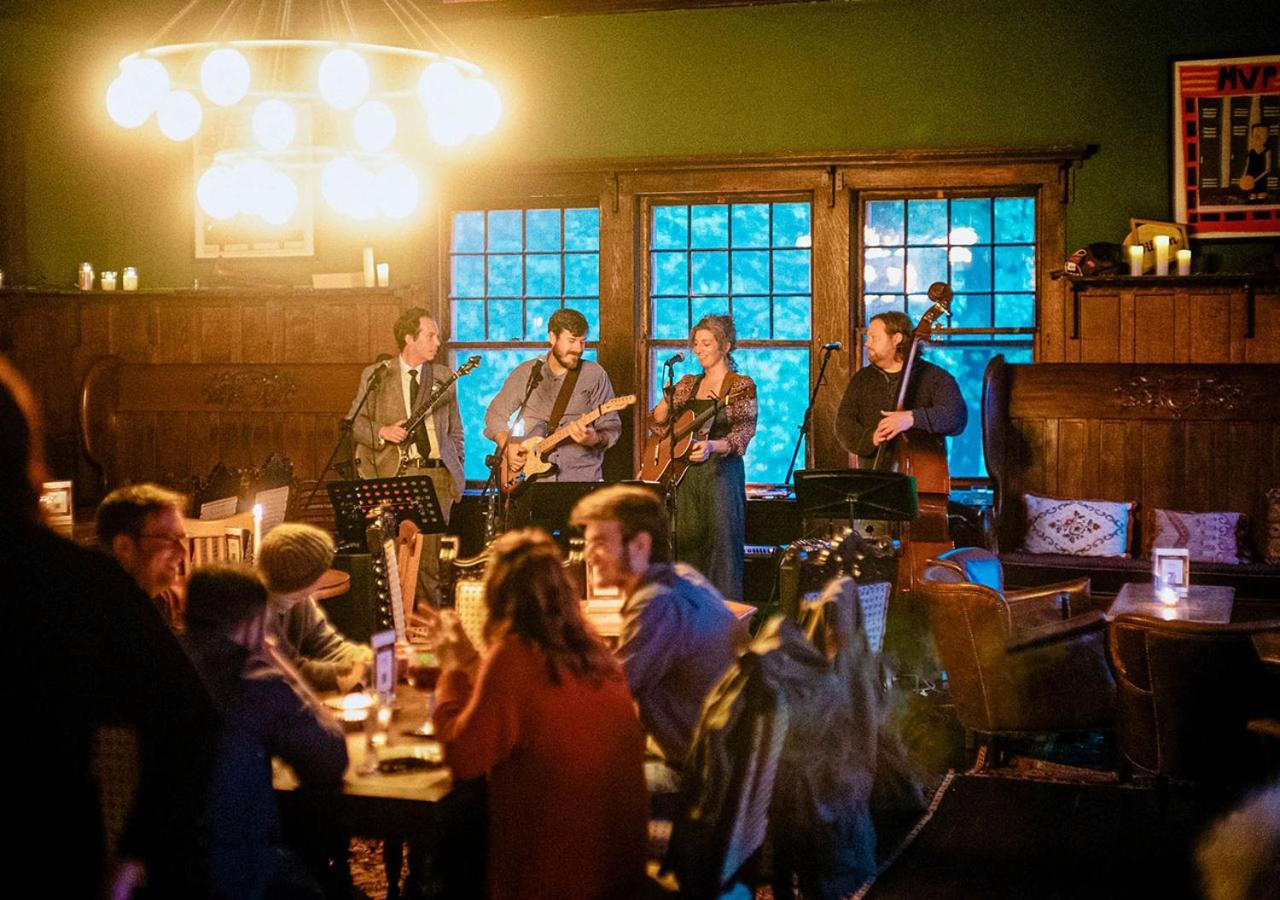 Apple Tree Inn photo 73