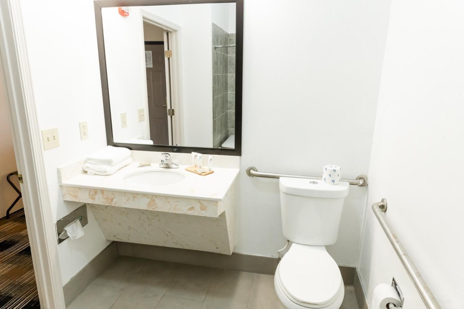 Country Inn & Suites by Radisson, Helen, GA photo 28