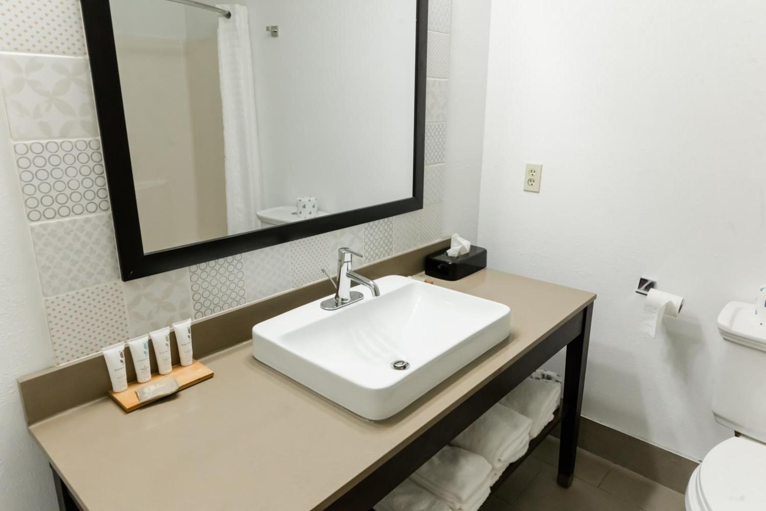 Country Inn & Suites by Radisson, Helen, GA photo 41