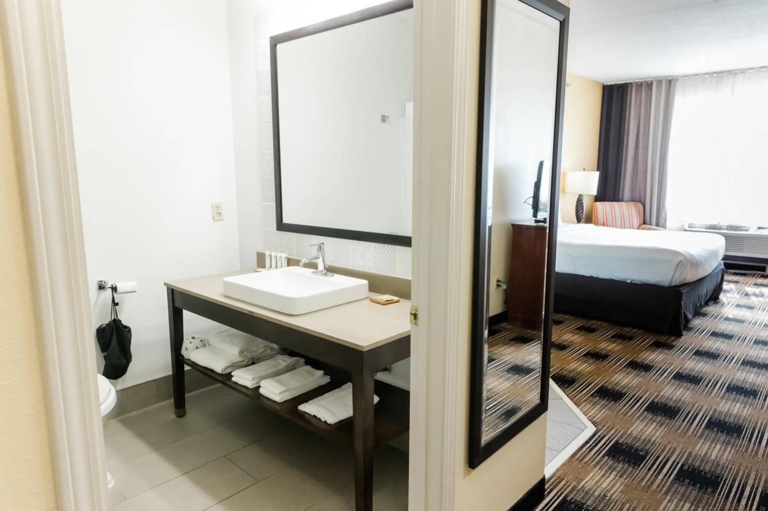Country Inn & Suites by Radisson, Helen, GA photo 98