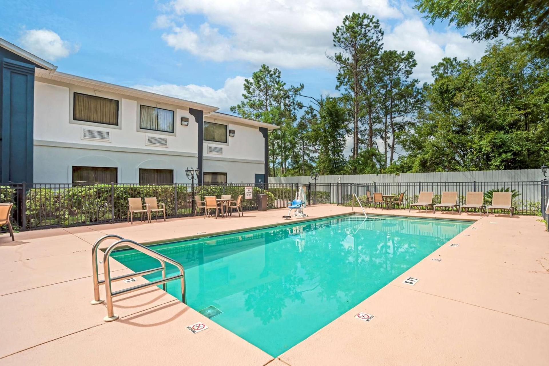Best Western Wakulla Inn & Suites photo 25