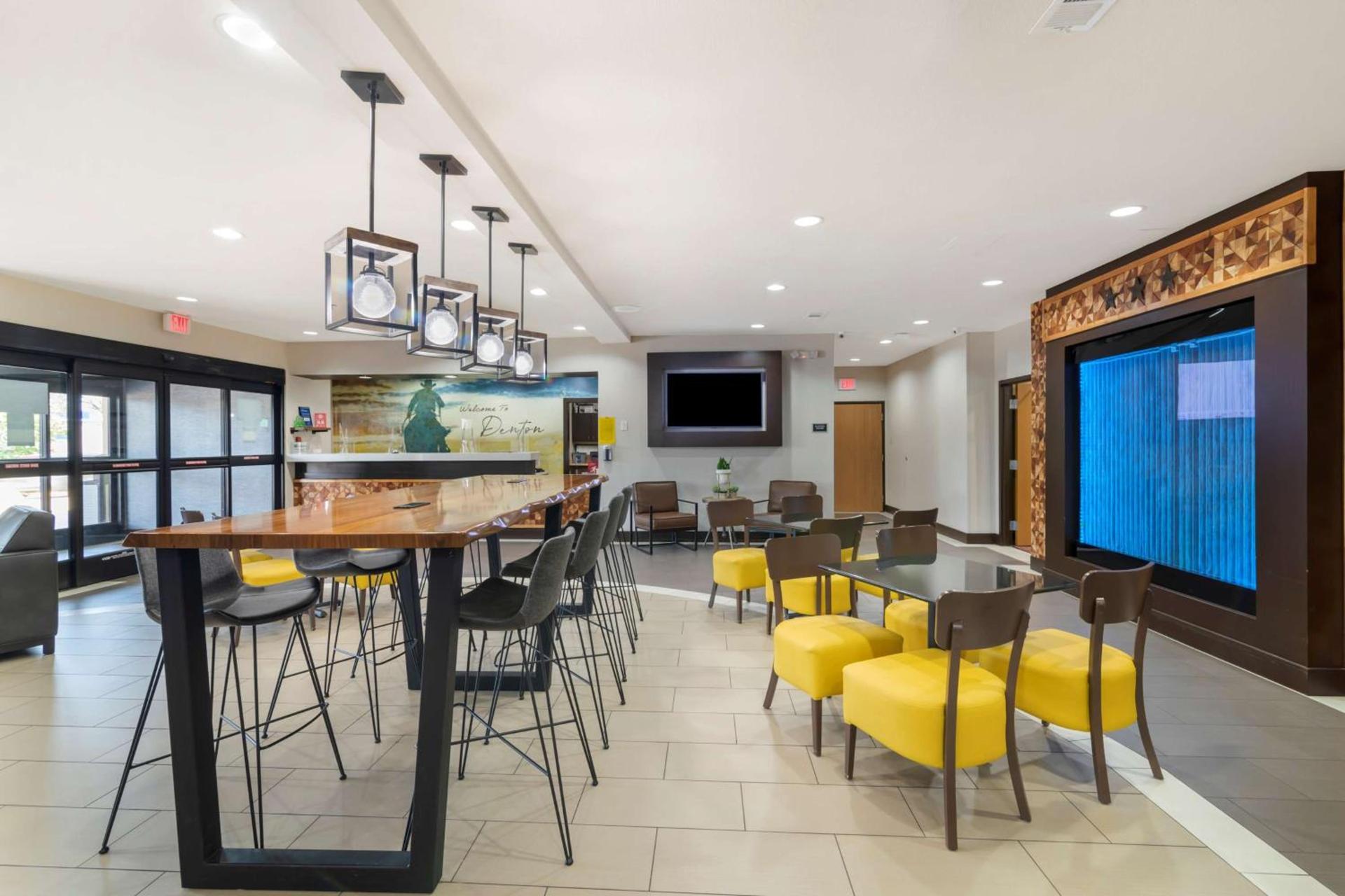 Best Western Plus Denton Inn & Suites photo 5