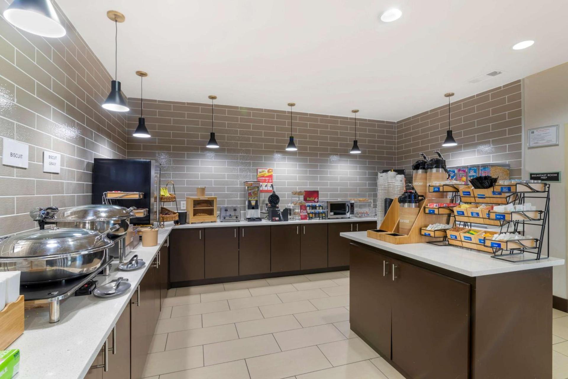 Best Western Plus Denton Inn & Suites photo 31