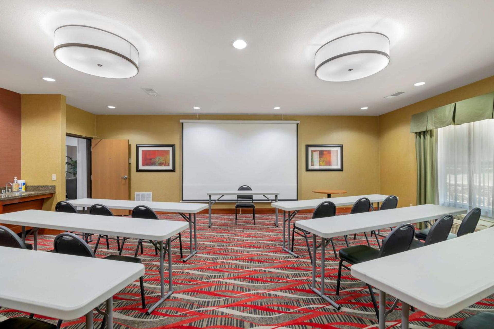 Best Western Plus Denton Inn & Suites photo 30