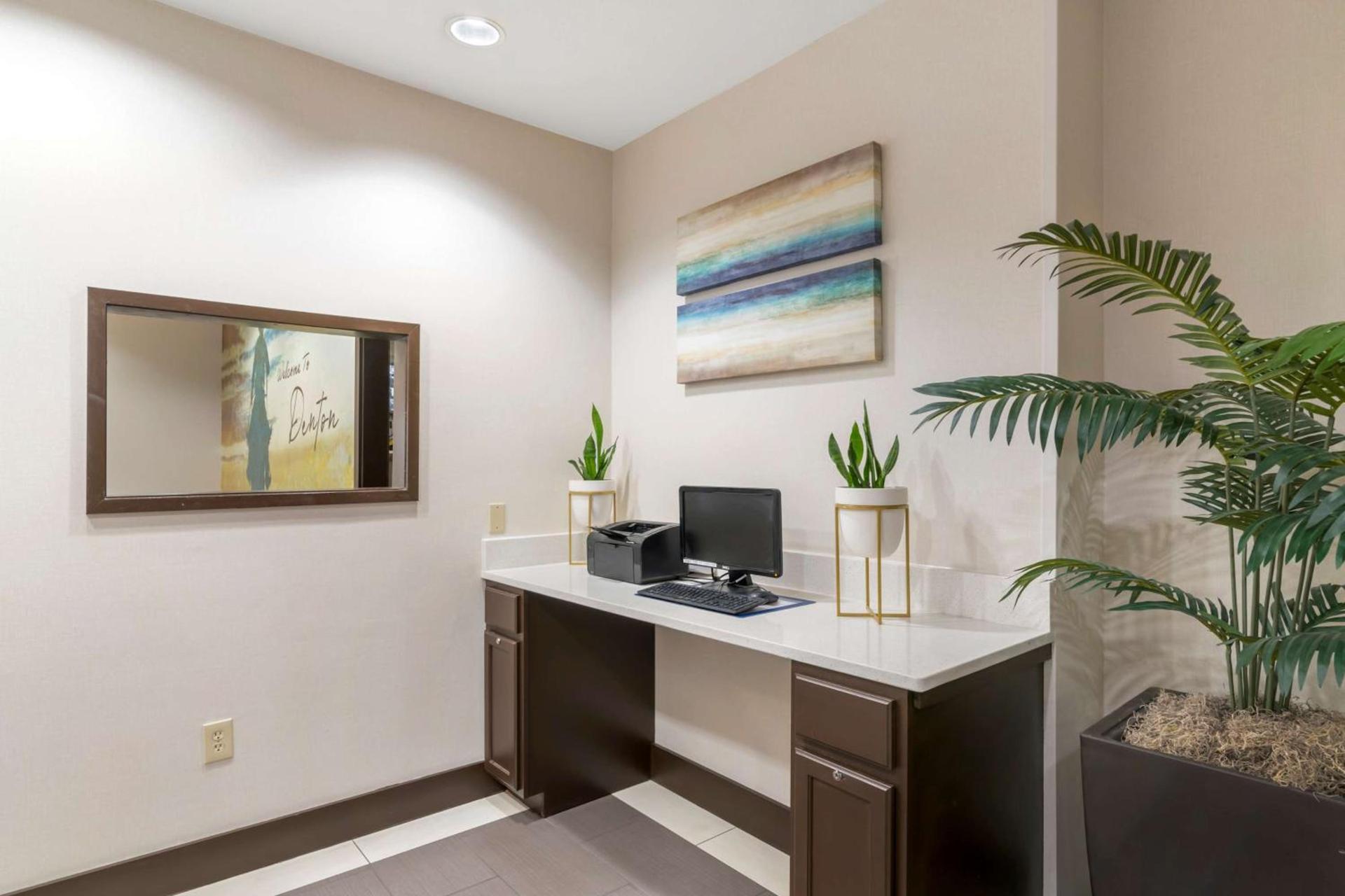 Best Western Plus Denton Inn & Suites photo 29