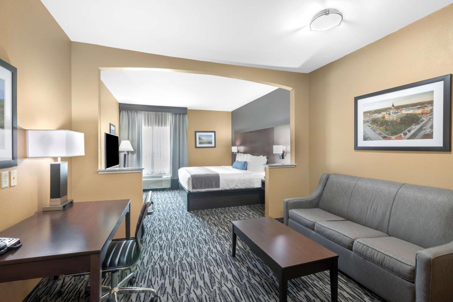Best Western Plus Denton Inn & Suites photo 4