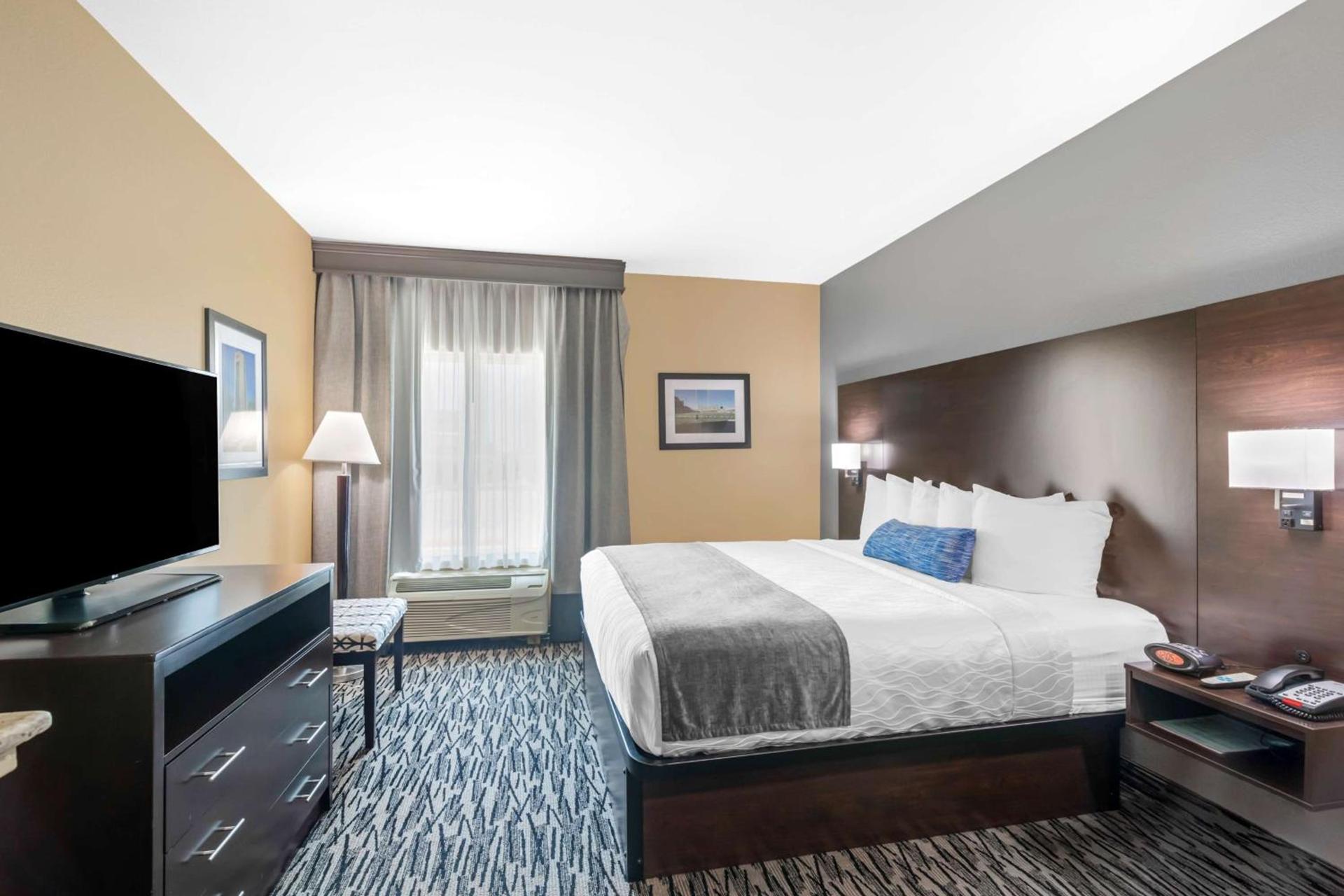 Best Western Plus Denton Inn & Suites photo 15
