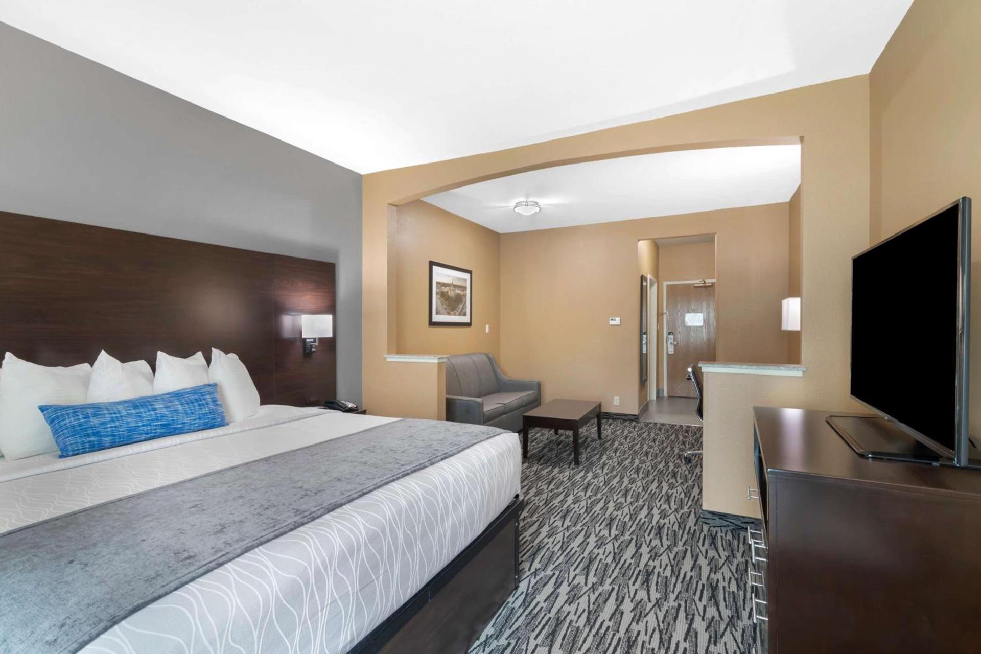 Best Western Plus Denton Inn & Suites photo 14