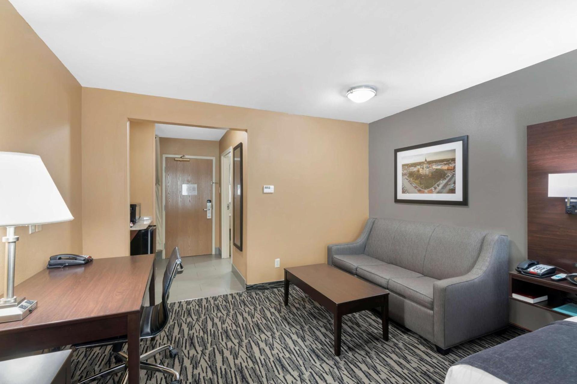 Best Western Plus Denton Inn & Suites photo 10