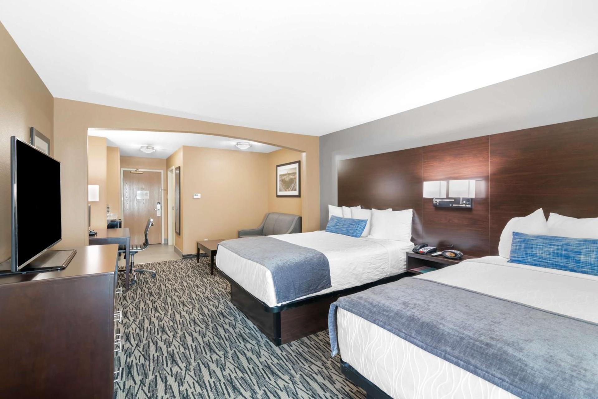 Best Western Plus Denton Inn & Suites photo 18