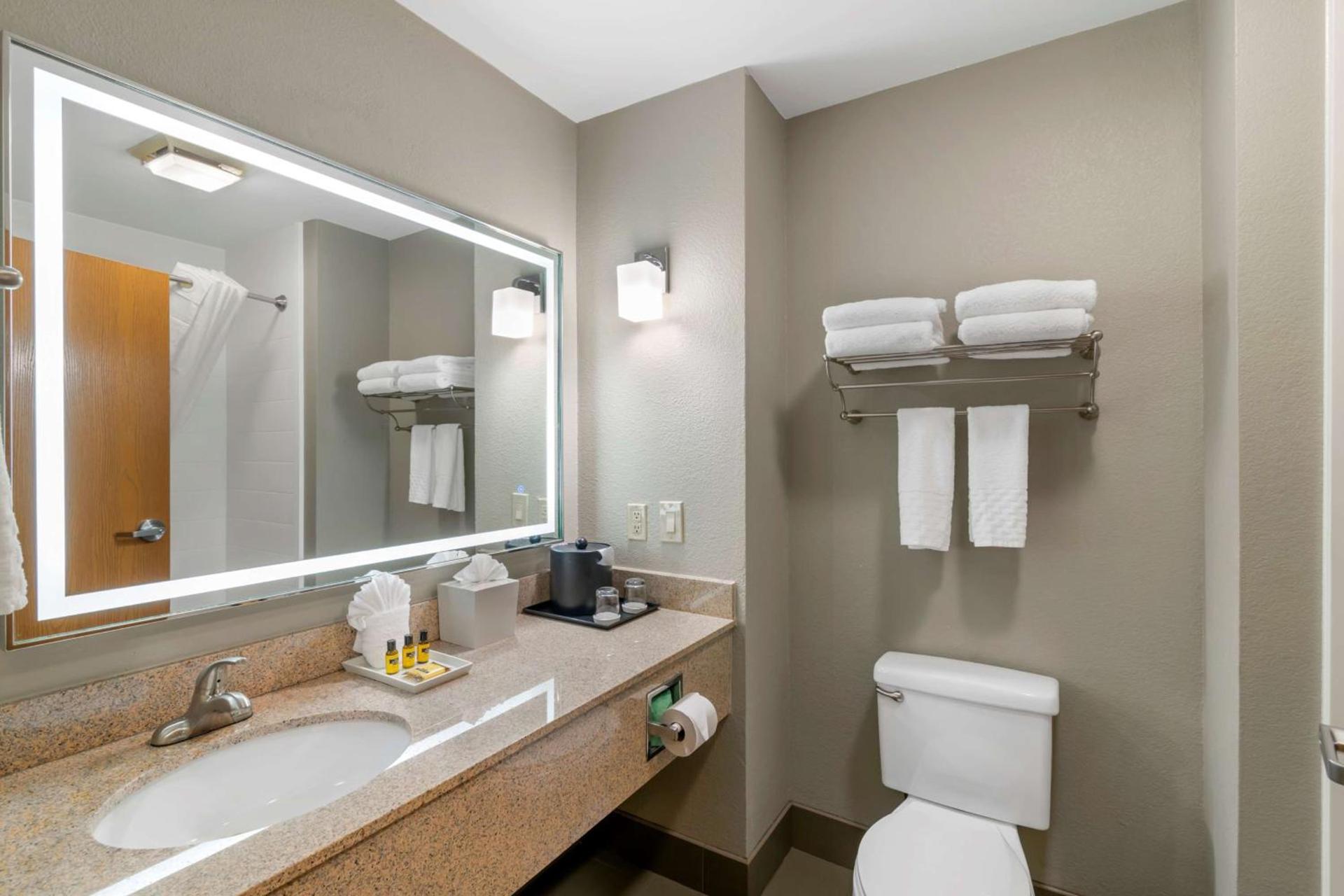 Best Western Plus Denton Inn & Suites photo 20