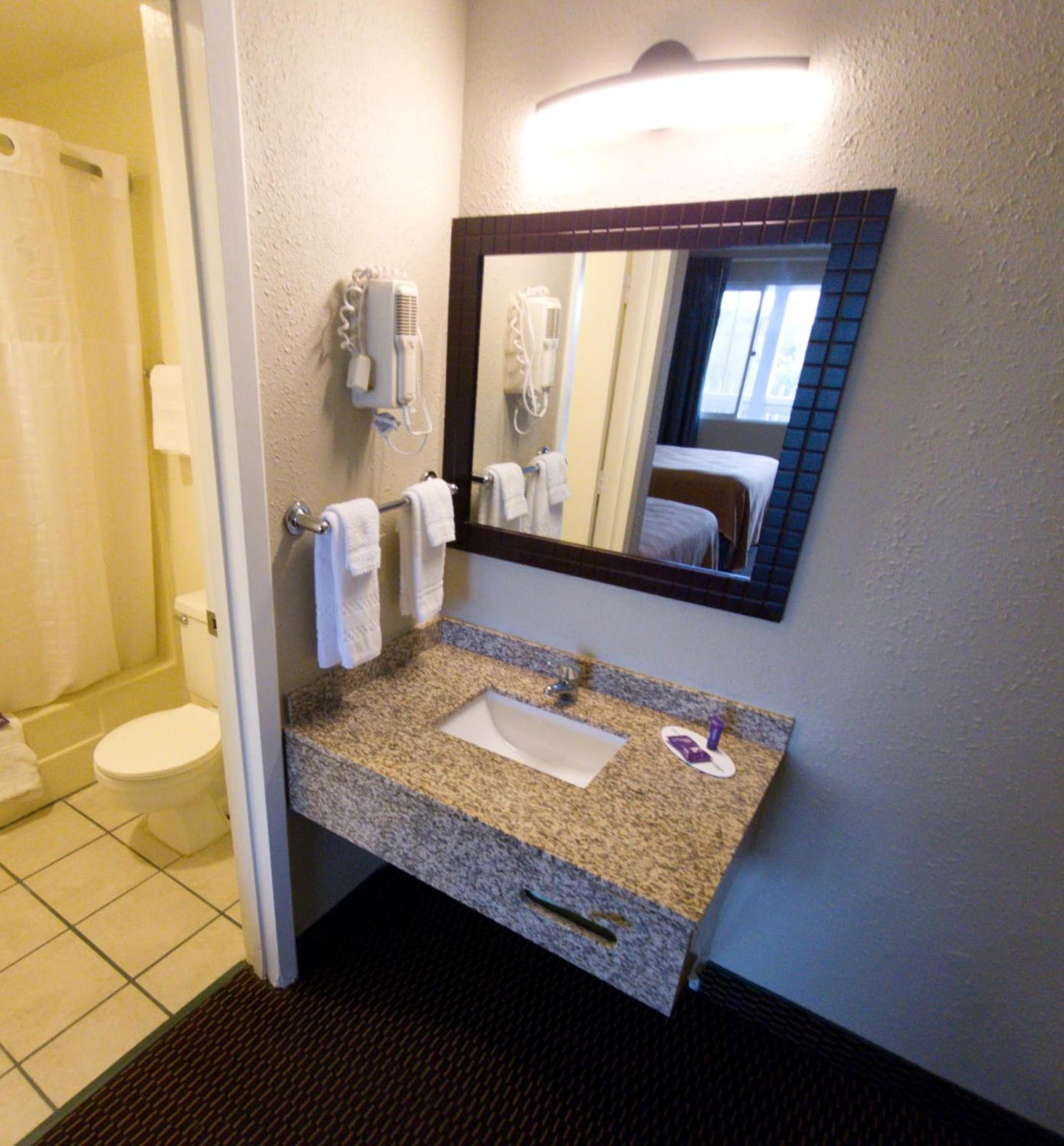 Queen City Inn photo 9