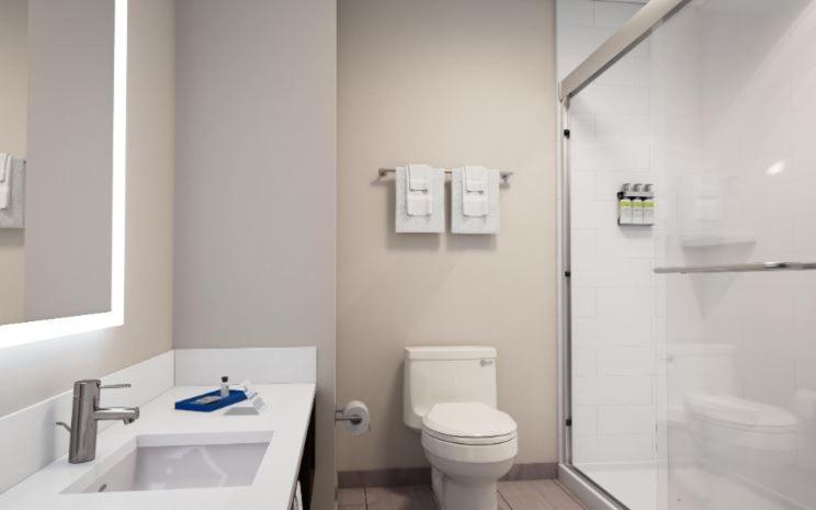 Holiday Inn Express & Suites Hawaiian Gardens by IHG photo 6