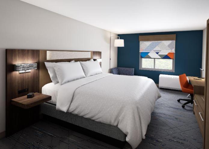 Holiday Inn Express & Suites Hawaiian Gardens by IHG photo 16