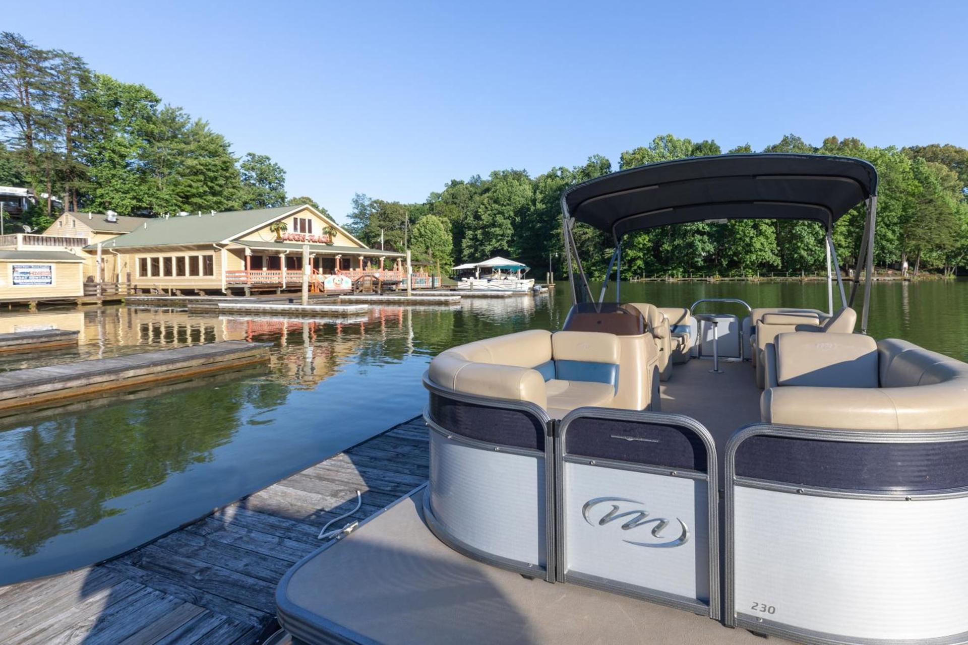 Halesford Harbour Resort - Smith Mountain Lake photo 2